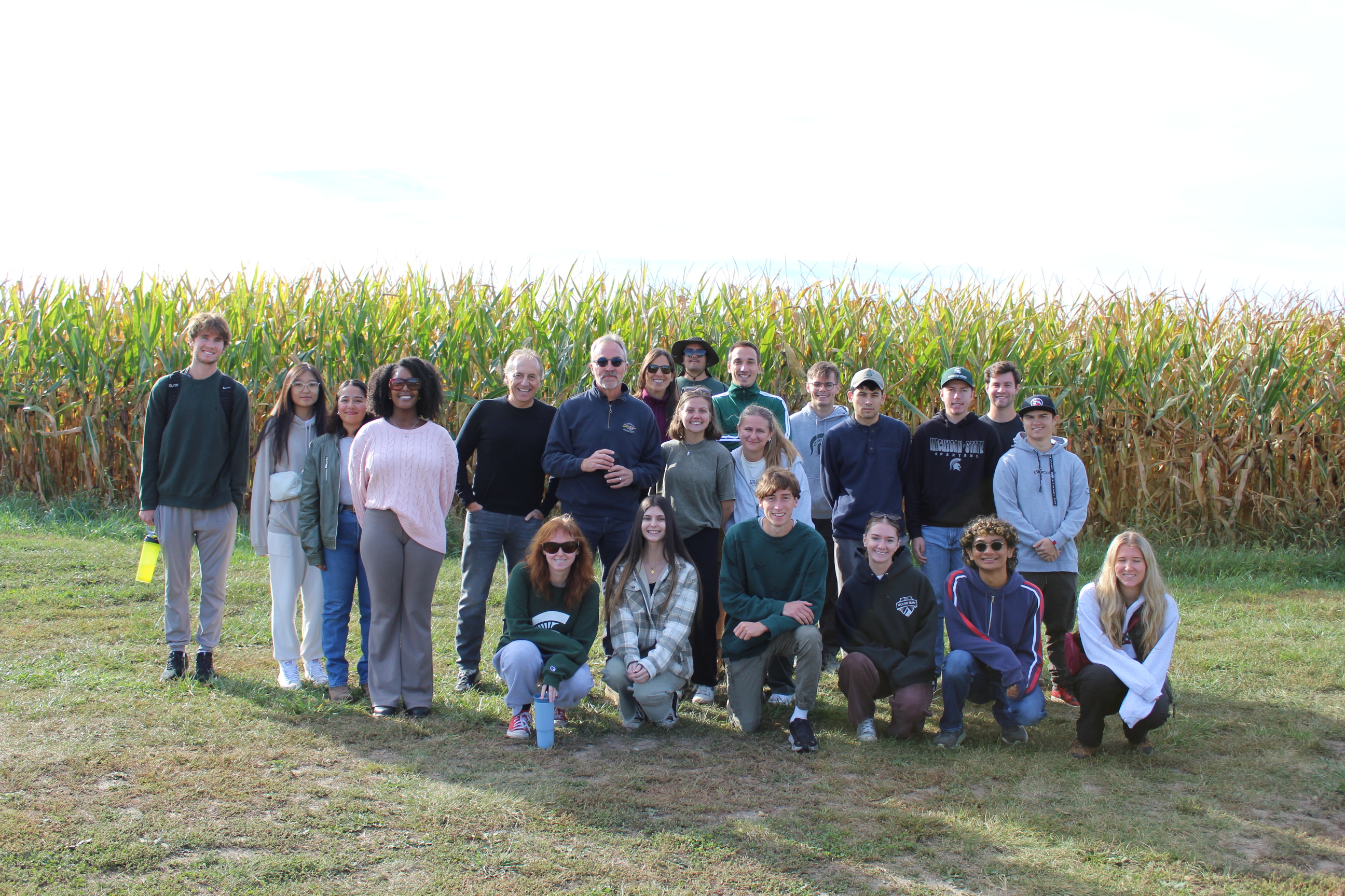GLG 446 Students Visit Sandborn Farms 